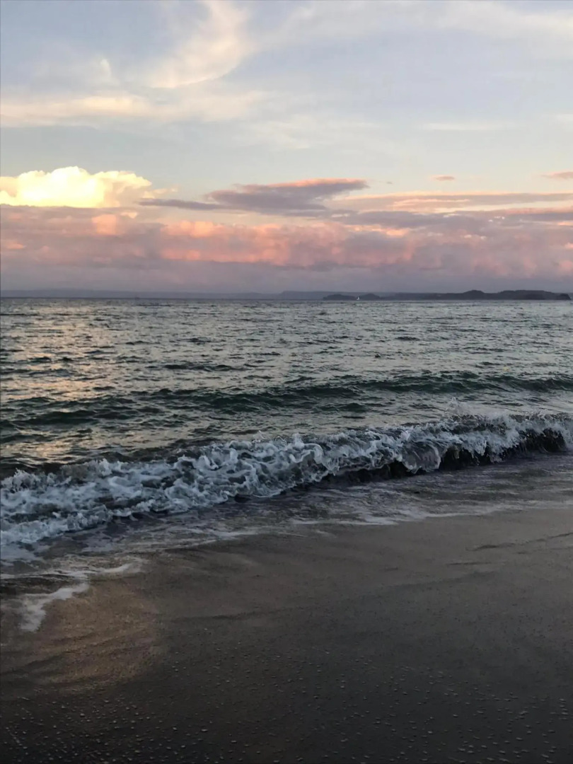 Lovely 2-bedroom condo with pool