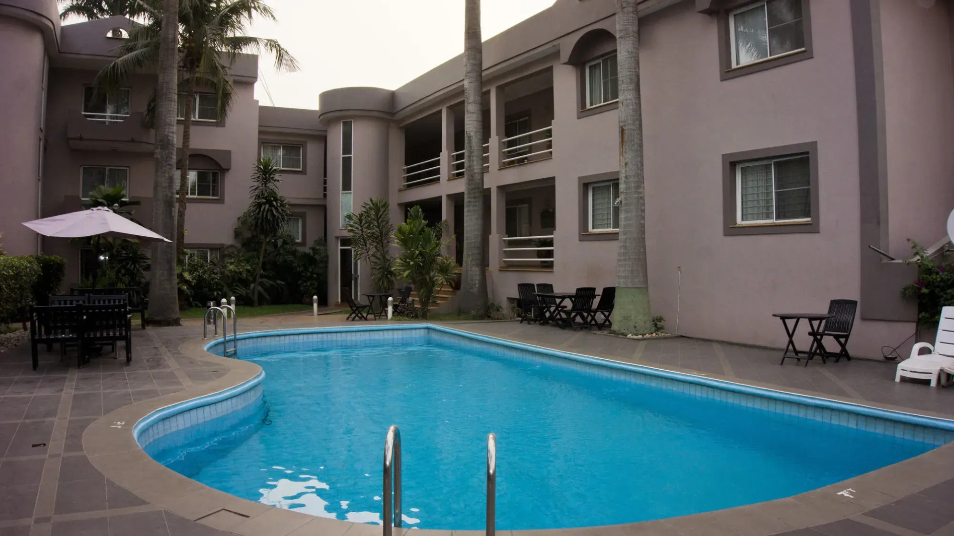 Crown Apartamento Hotel