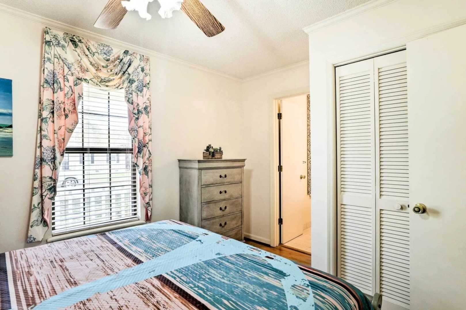 Lakeside Happiness: Home on Lake Moultrie!