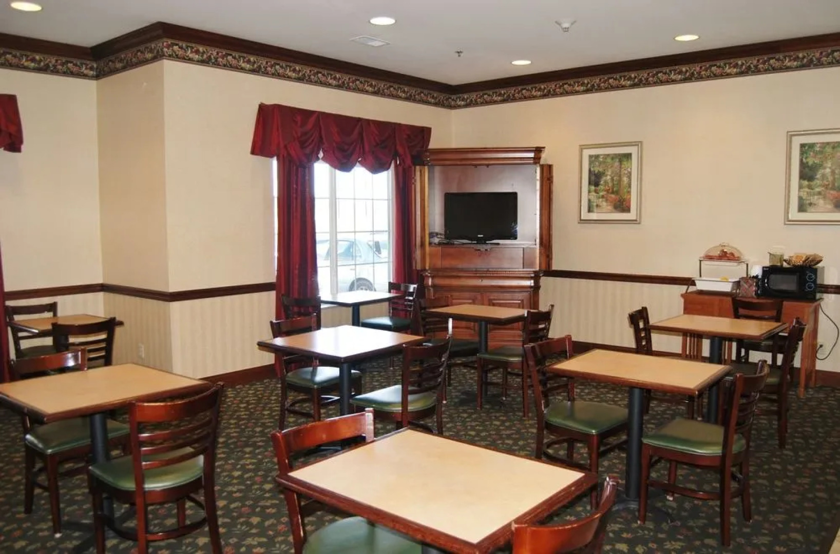 Red Roof Inn & Suites Berea