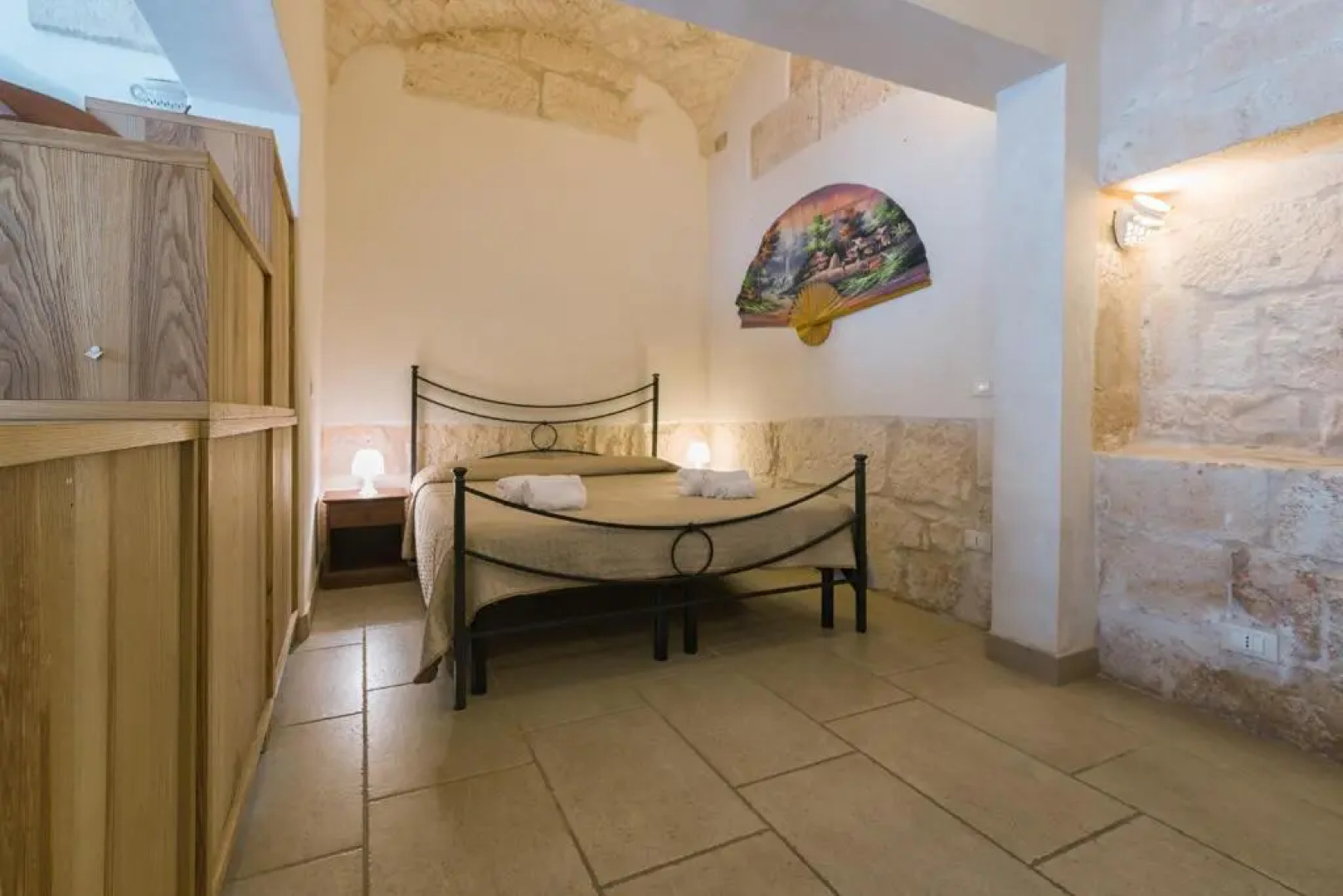 White House Flats & Studios