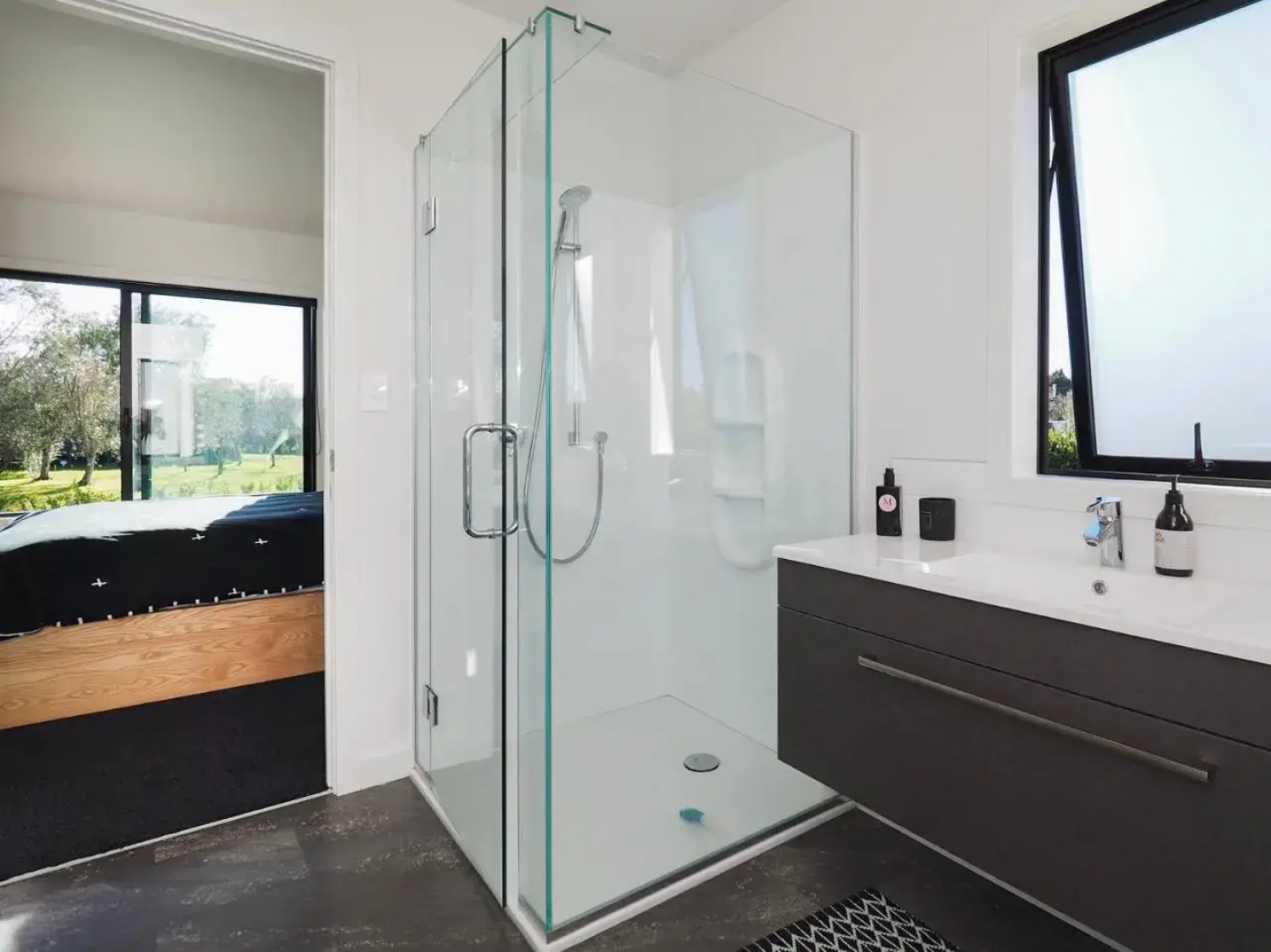 36 on Burgundy - Martinborough Holiday Home