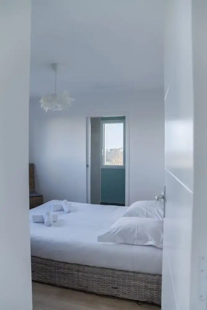 Pretty new House With Small sea View