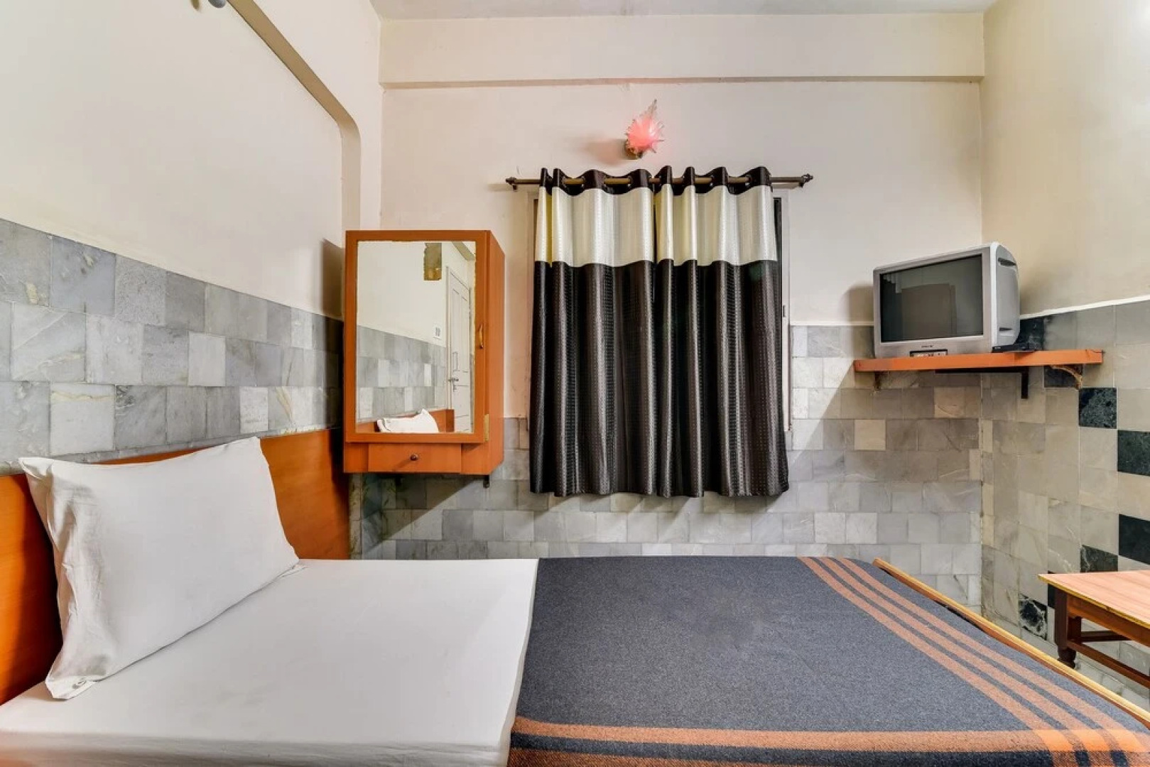 Hotel Ganesh by OYO Rooms