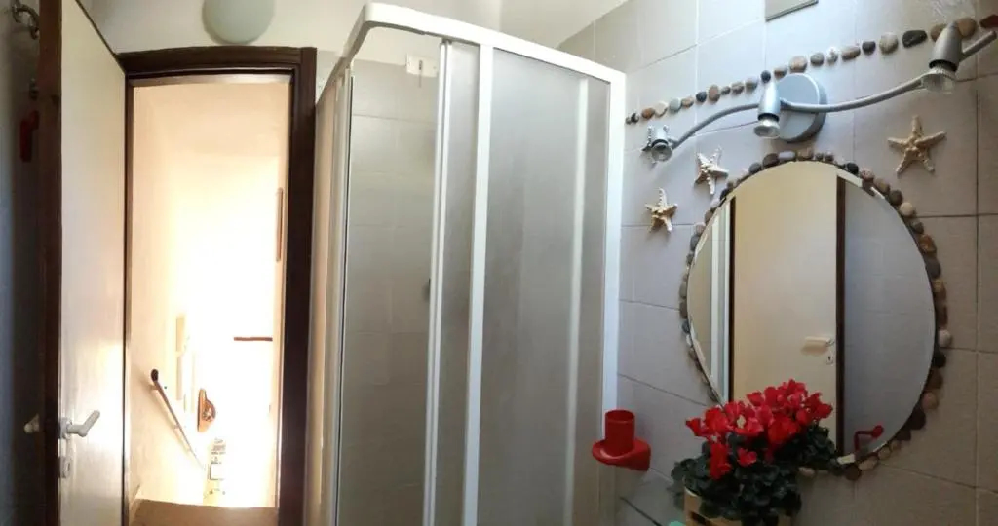 Villetta con giardino immersa nel verde a 150mt dal mare