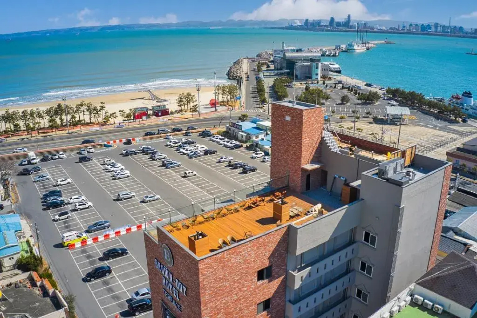 Pohang Terminal Brown Dot