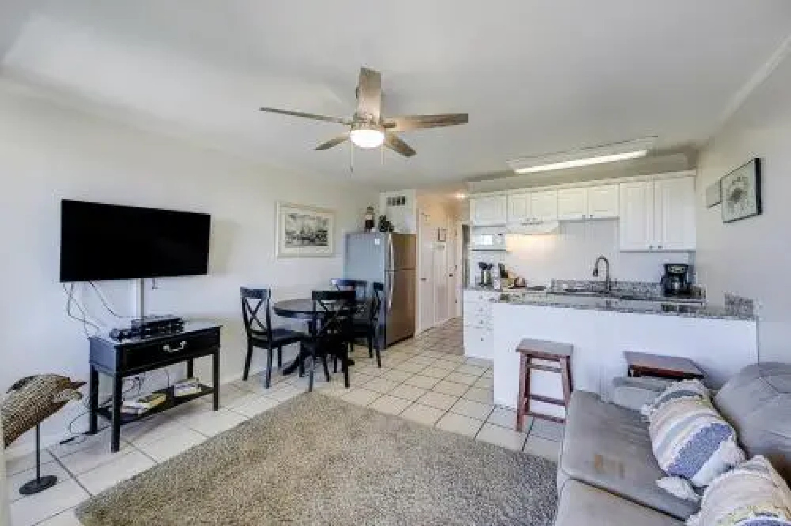 Sea Cabin 321 B by RedAwning