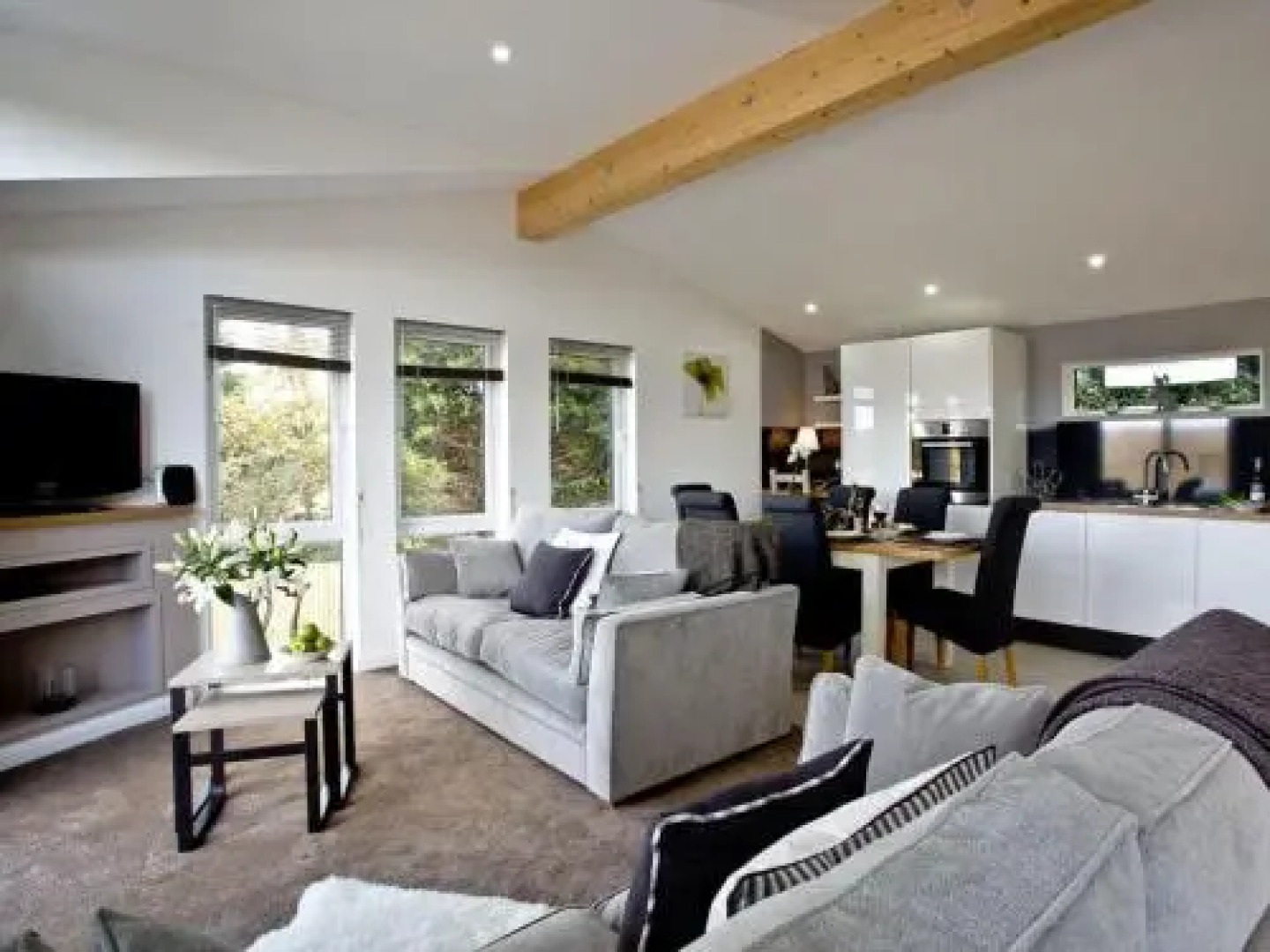 Moorlands House (SW-bound)