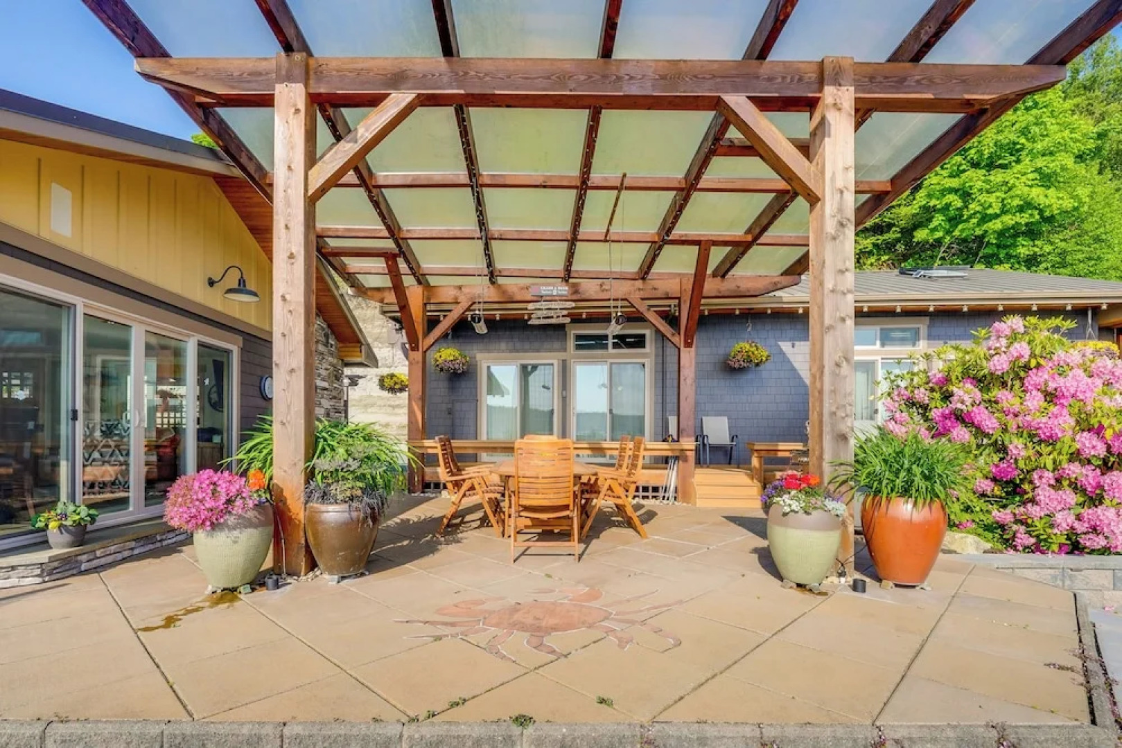 Similk Bay Retreat With Deck, Fire Pit + Hot Tub!