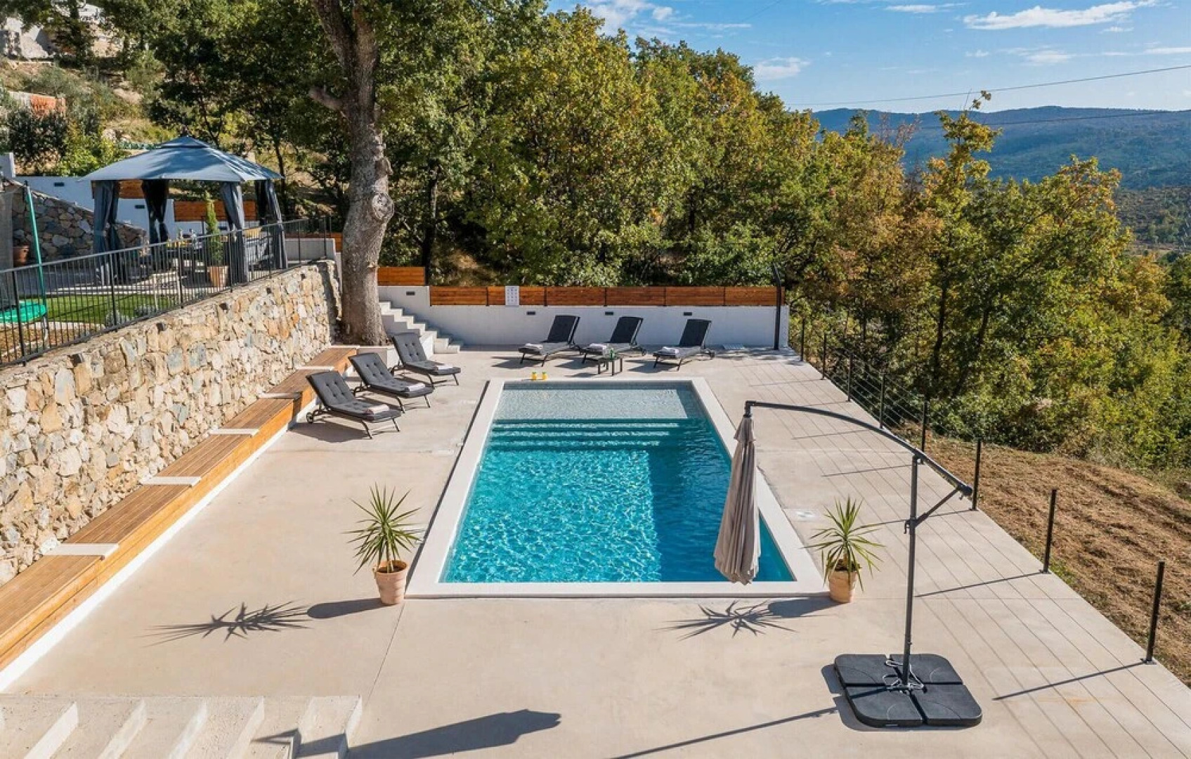 Stunning Home in Srinjine With 3 Bedrooms, Wifi and Outdoor Swimming Pool