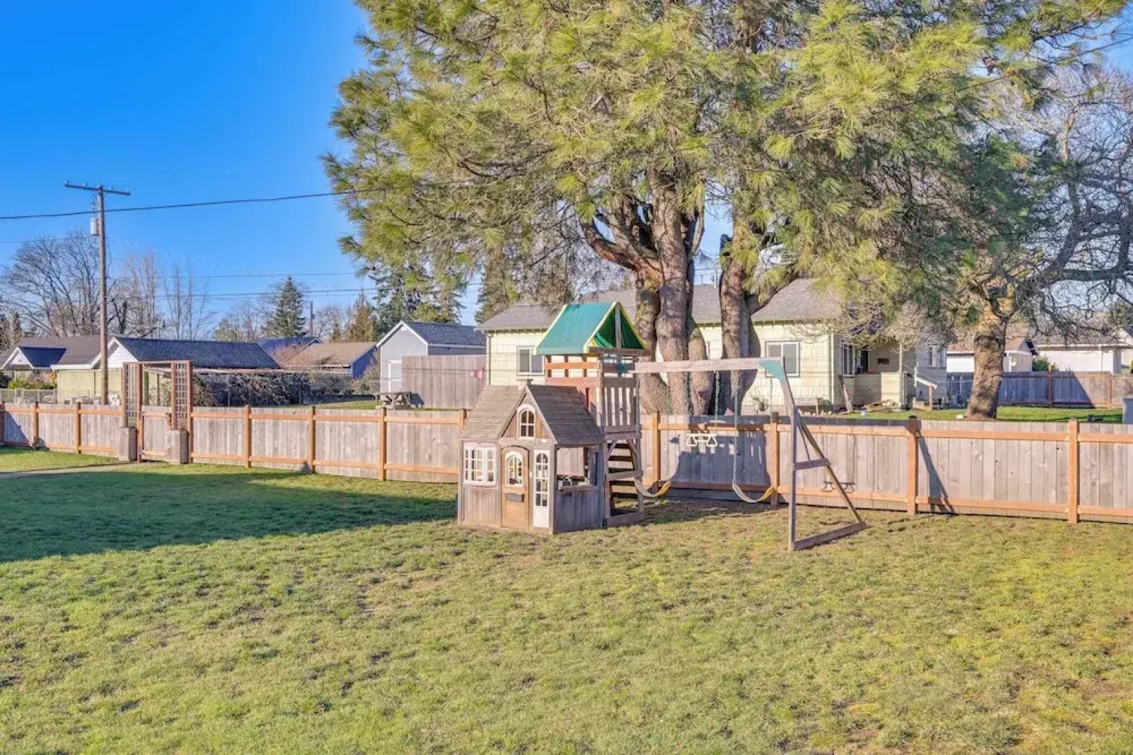 Family-friendly Cottage w/ Playground in Centralia