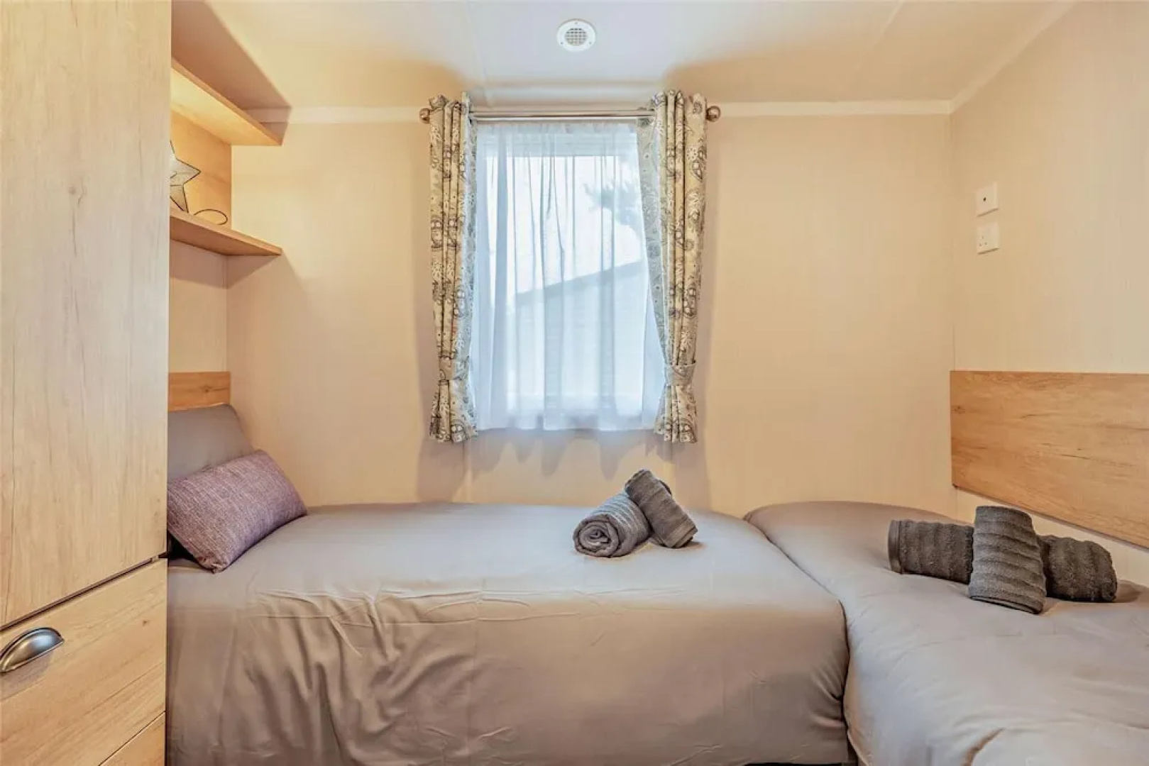 2 Bed 6 Berth Lodge in Shorefield Oakdene Dorset