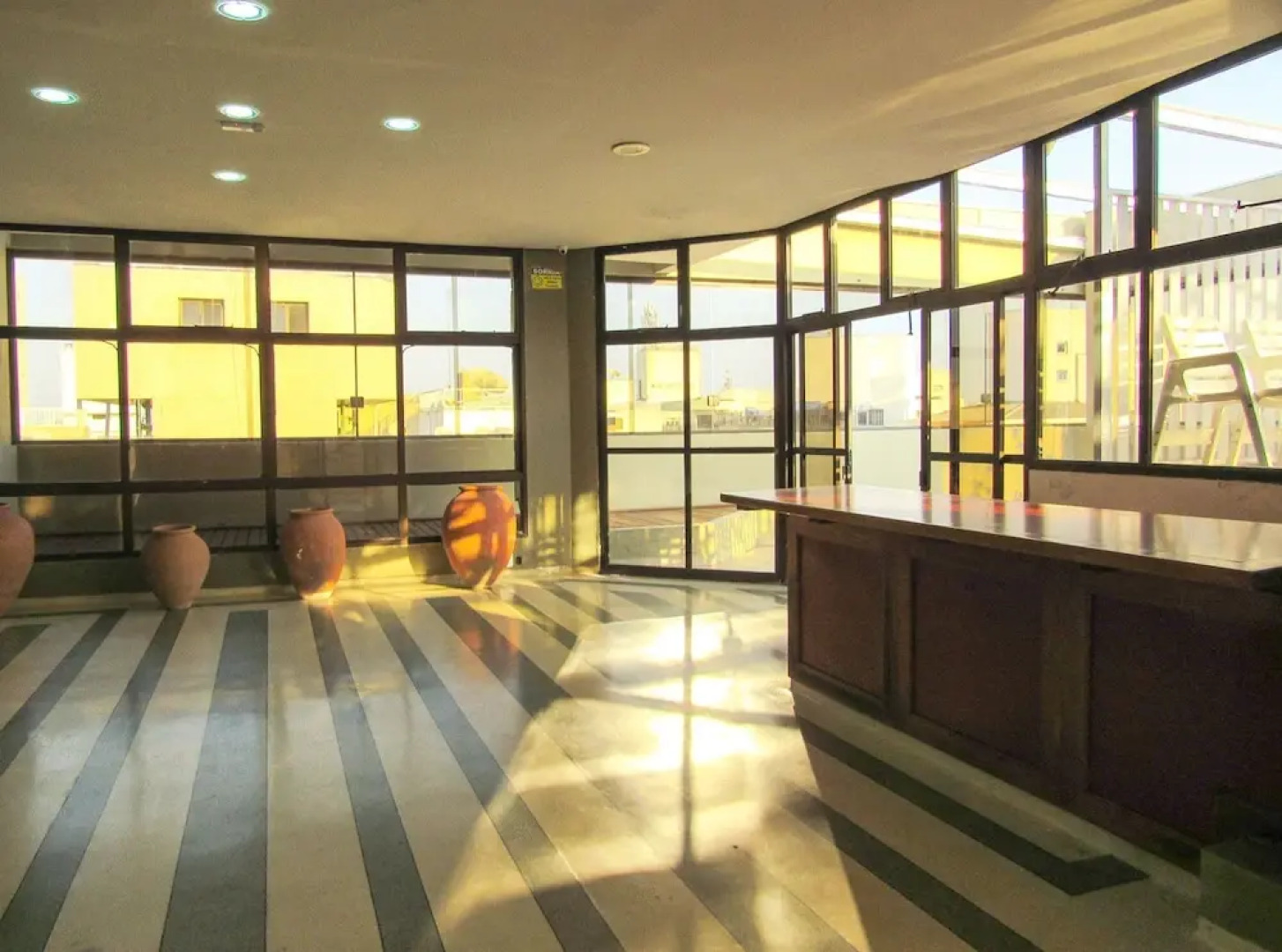 Apto a 200 m da Praia das Pitangueiras-guaruj SP