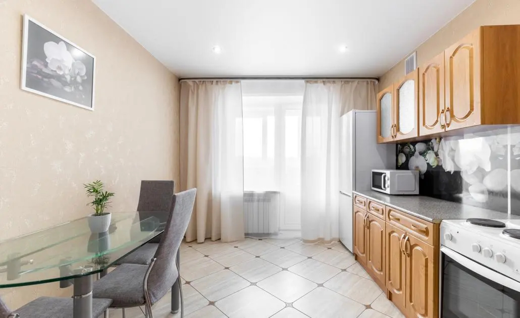 Tolstoy Apart Пионерская, д1