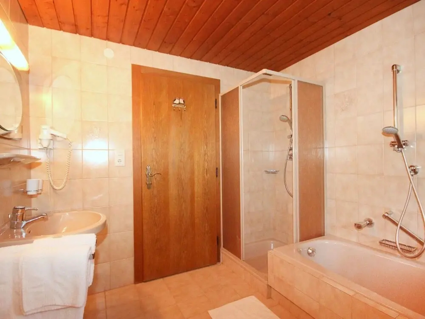 Michaela - Inh 29696