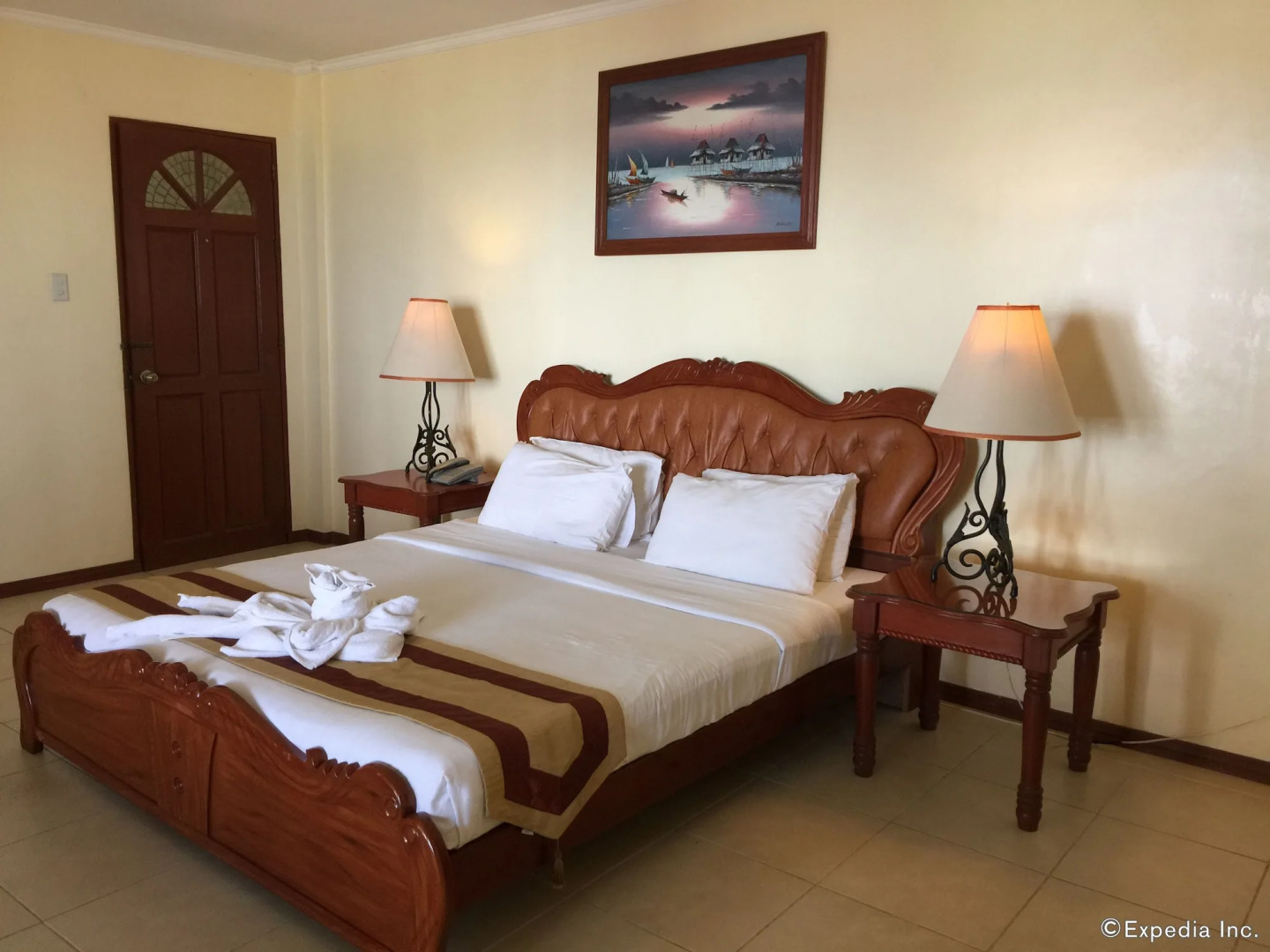 Alona Kew White Beach Resort