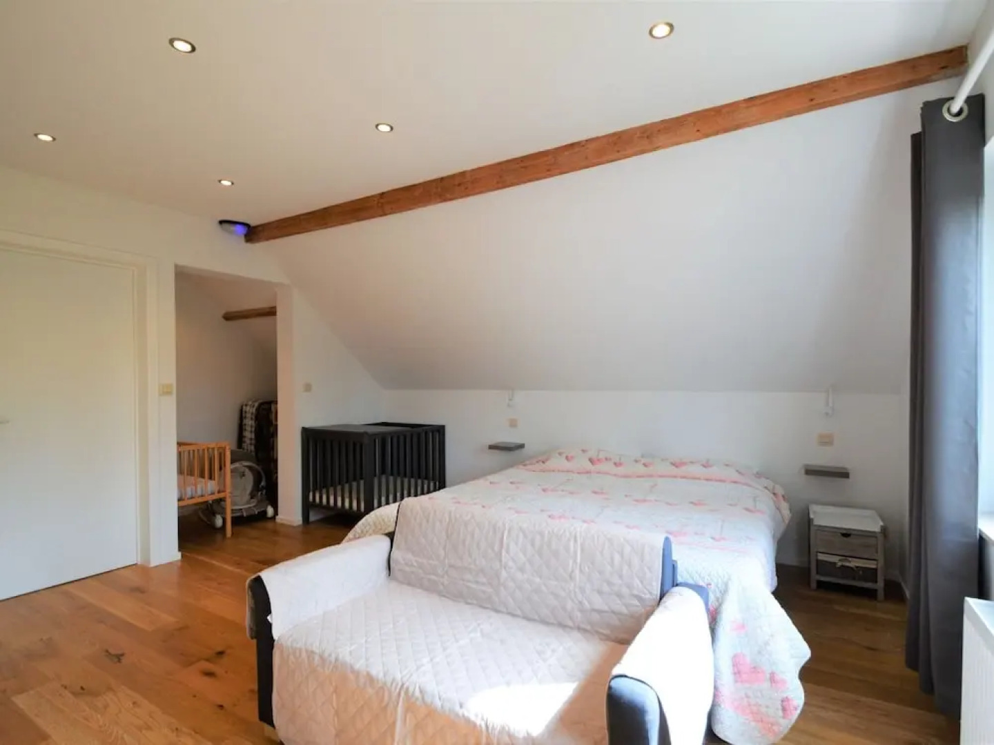 Relaxing Villa in Namur With Fenced Garden