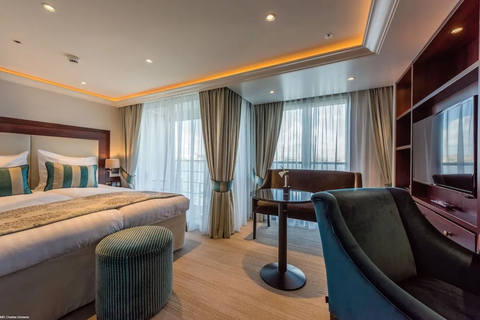 Hotelships Holland - MS Charles Dickens