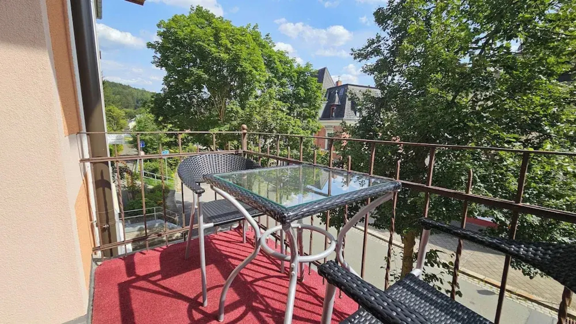 Pension Weiße Rose I Frühstück Parkplatz