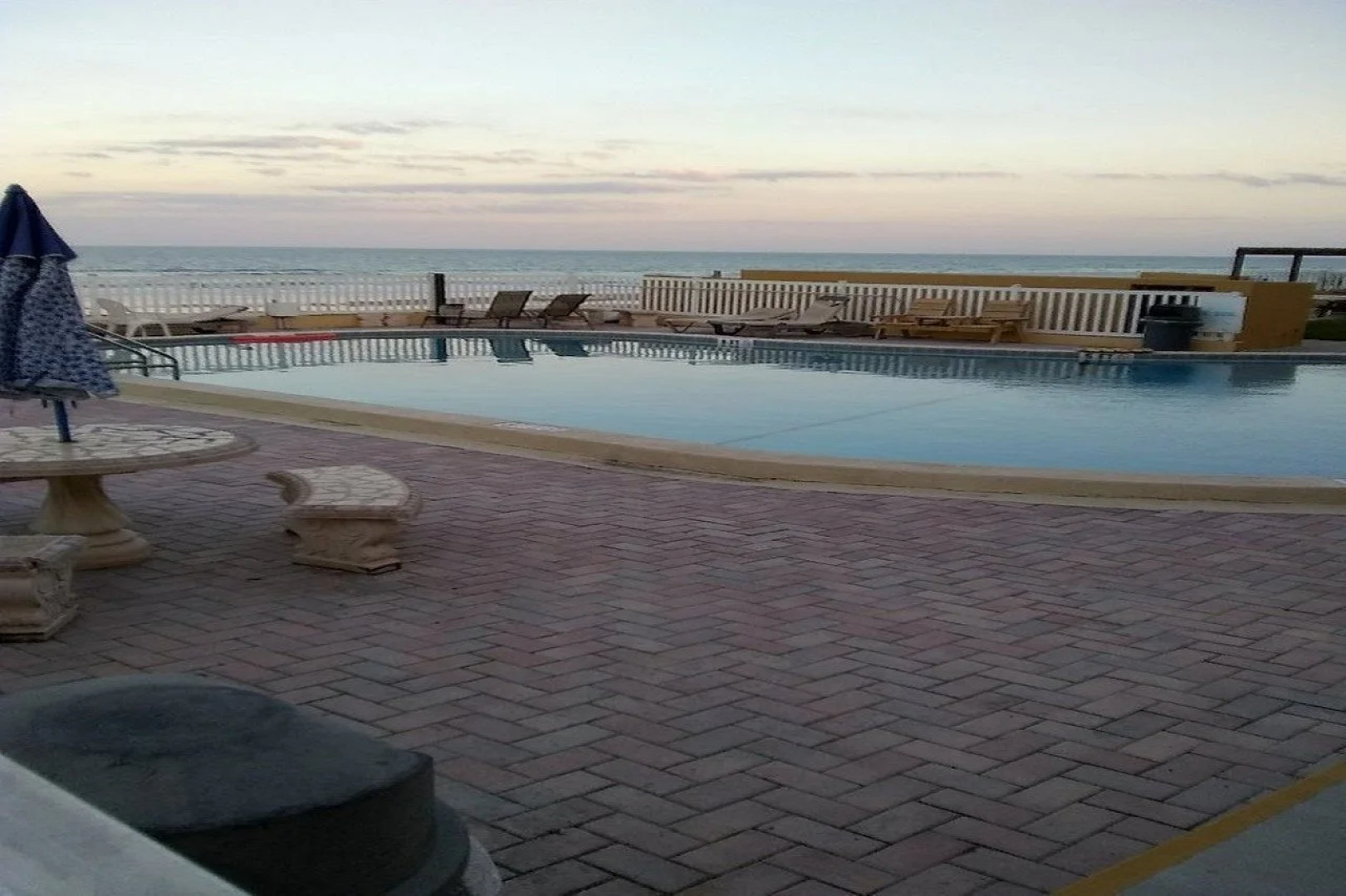 Driftwood Beach Motel