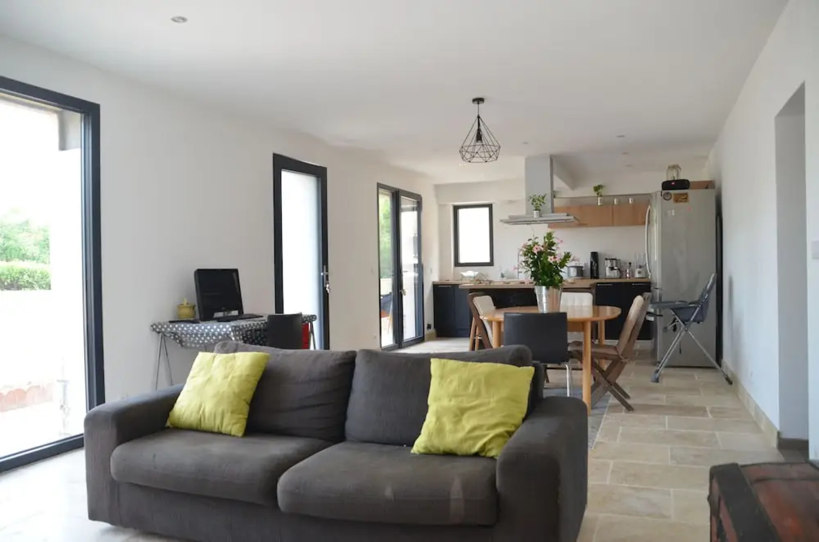 App. 100m2 avec jardin proche plages