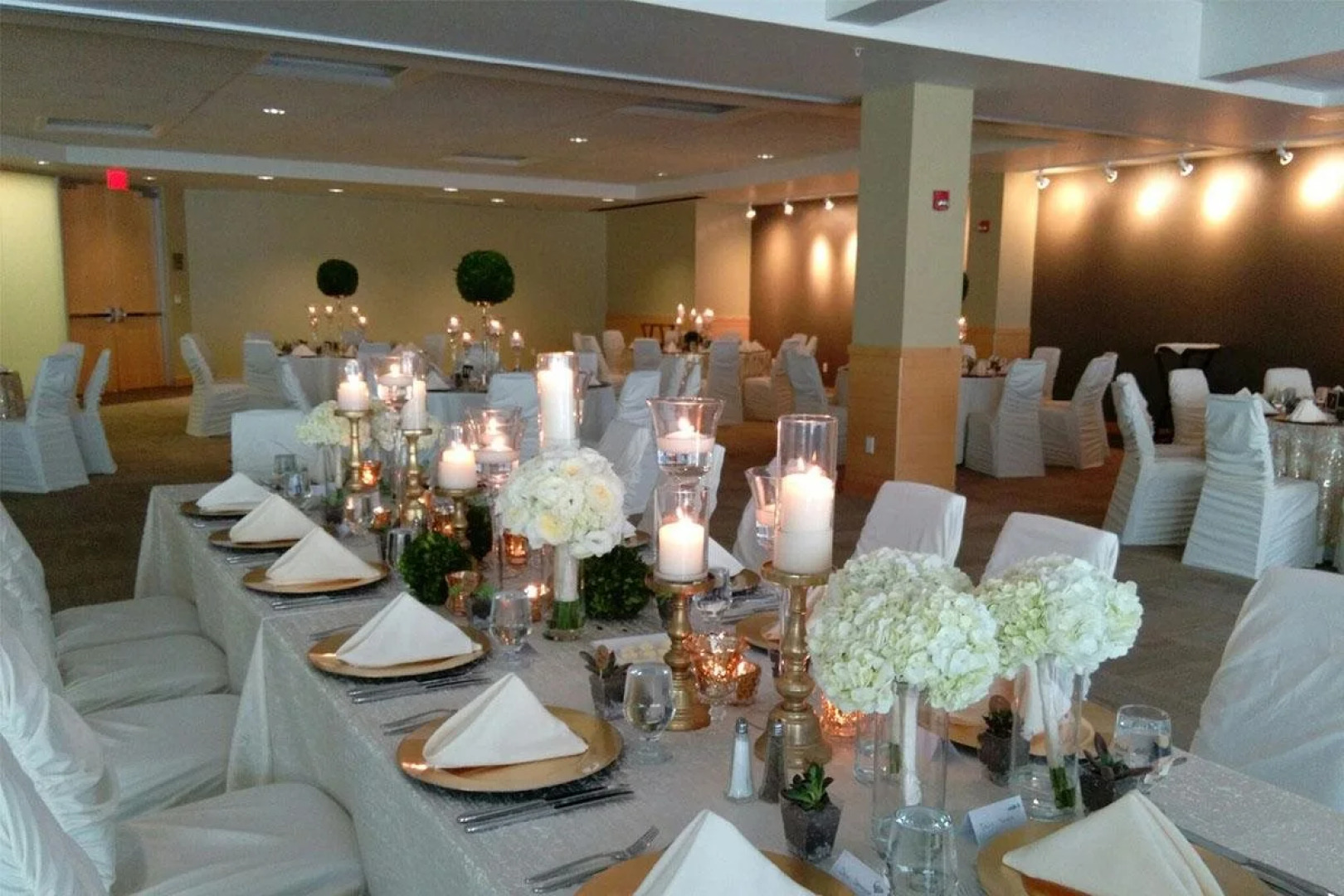 hotelVetro Iowa City, Tapestry Collection by Hilton