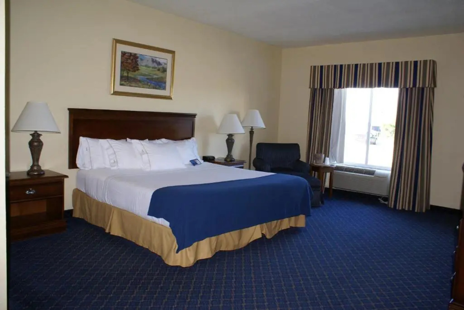 Holiday Inn Express & Suites Mountain Home