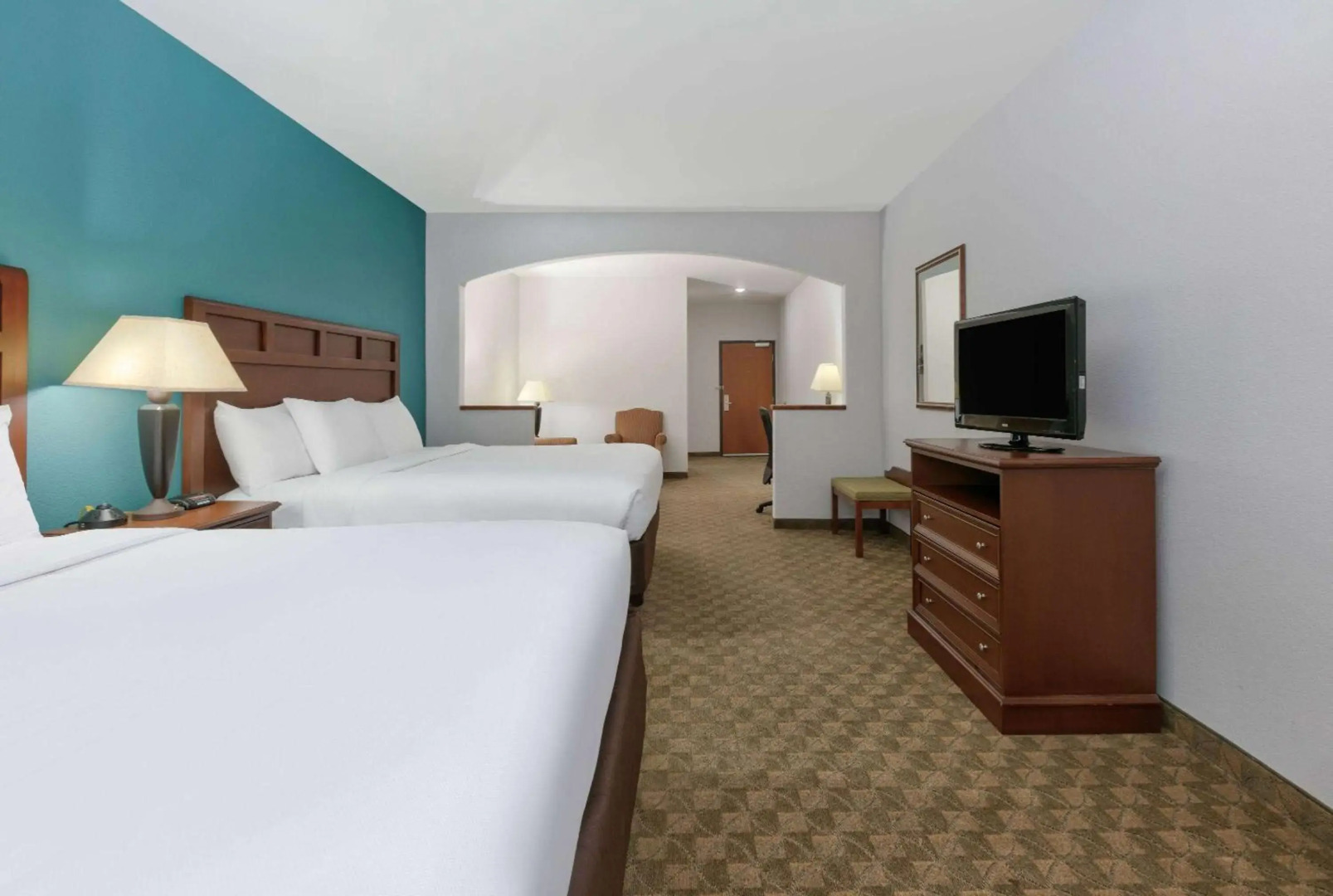 Baymont Inn & Suites by Wyndham Glen Rose