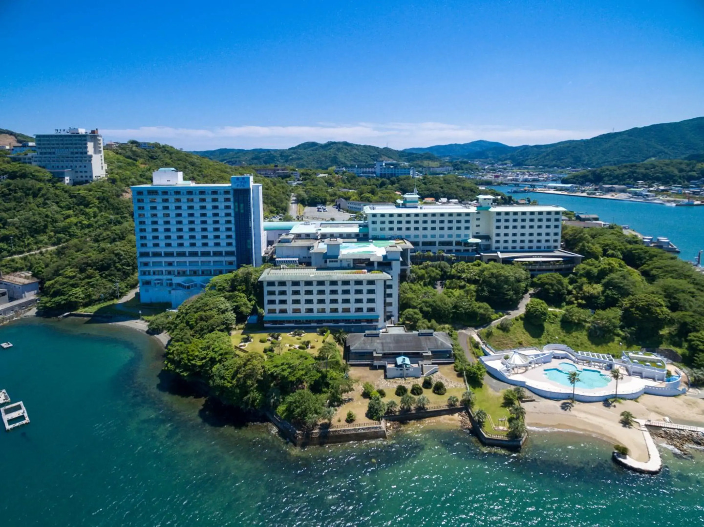 Toba Seaside Hotel