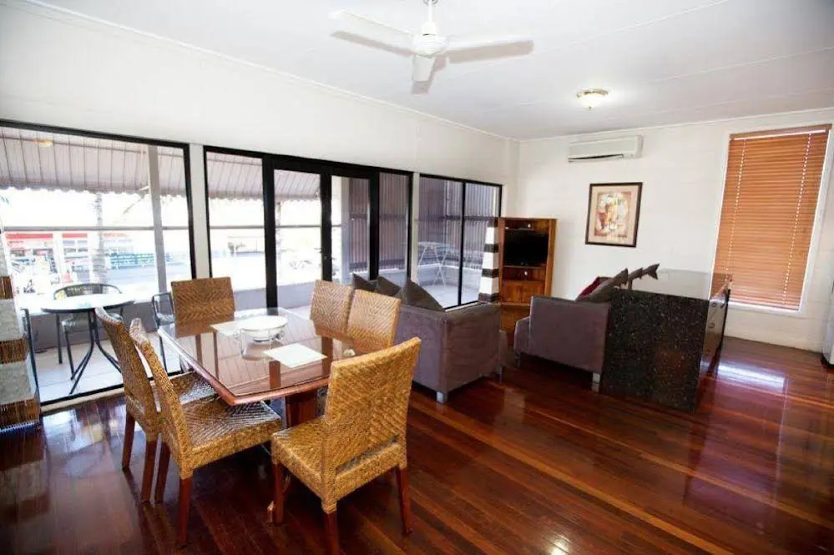 South Gladstone Motel