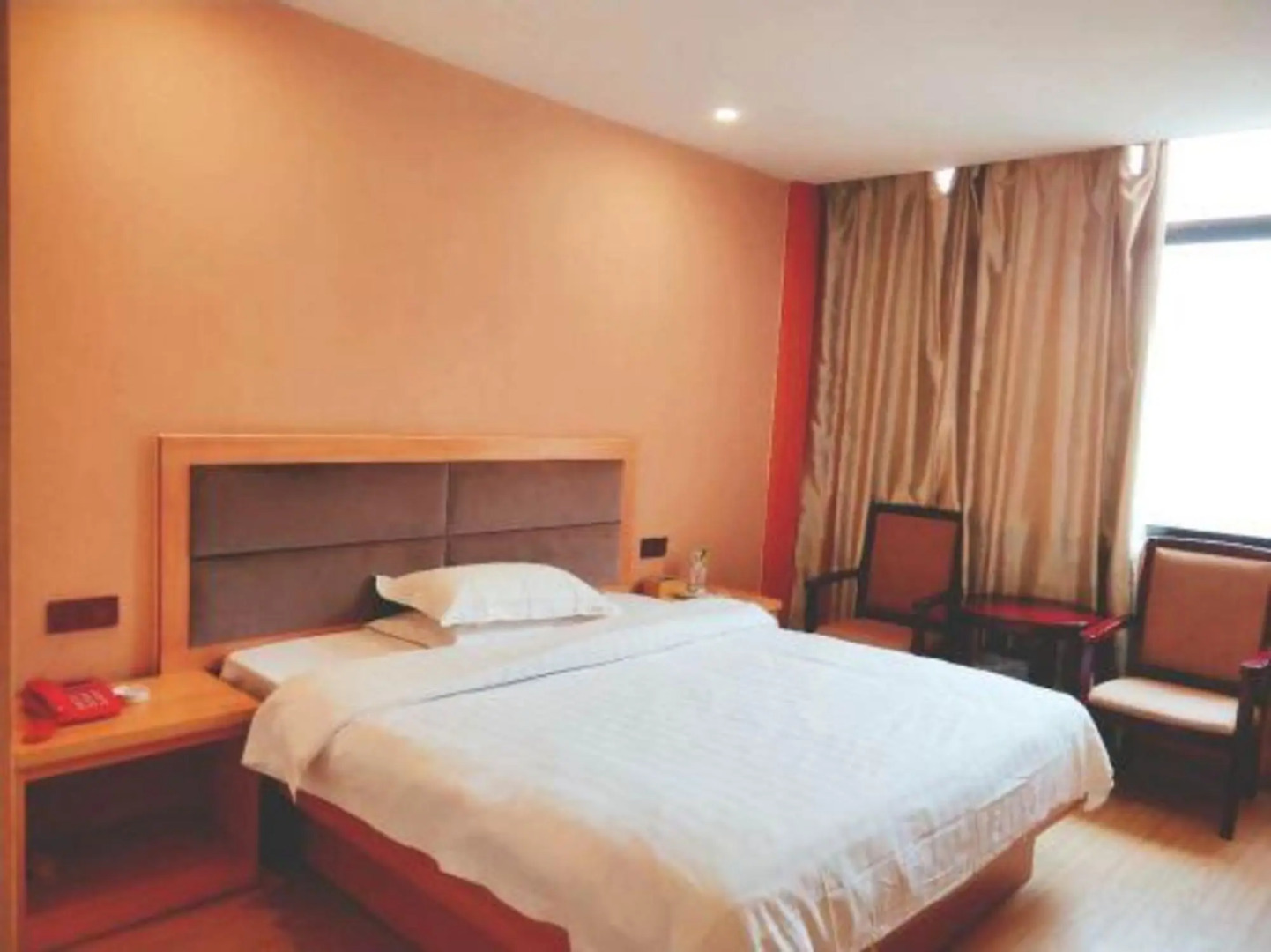 Junyi Chain Hotel (Yudu Hongqi Avenue)