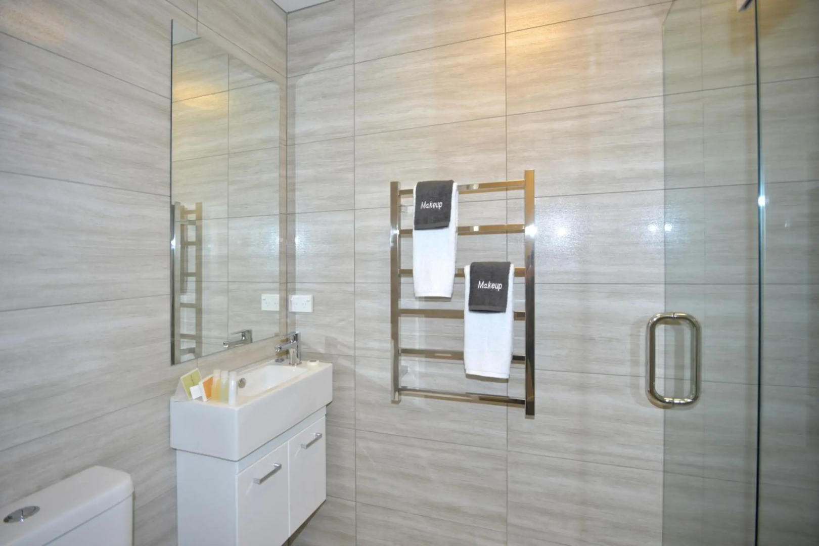 Southwark Hotel & Apartments