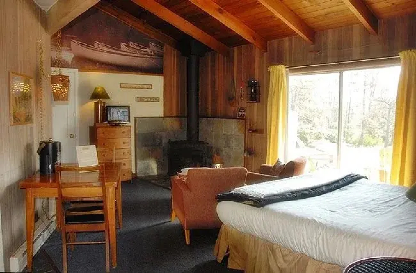 The Andiron -- Seaside Inn & Cabins