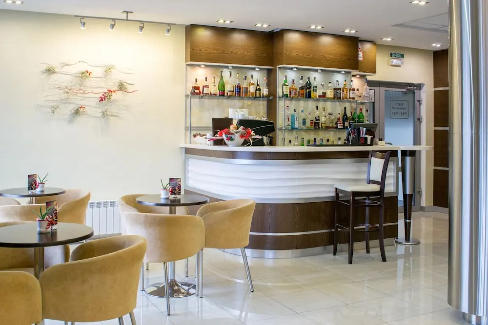 Гостинично-ресторанный комплекс с пляжем RiverSide