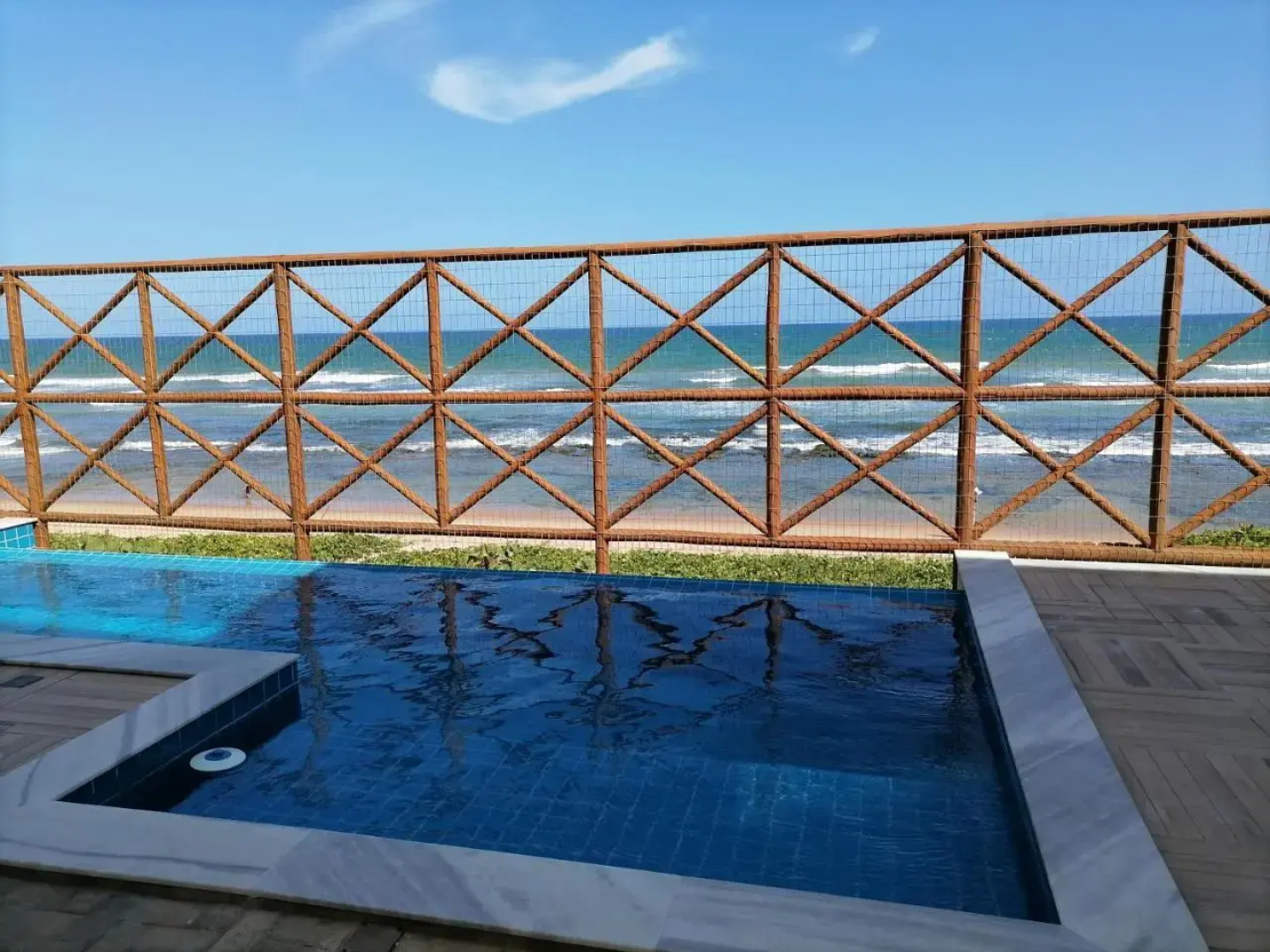 Triplex pé na areia com 3 suítes próximo Salvador