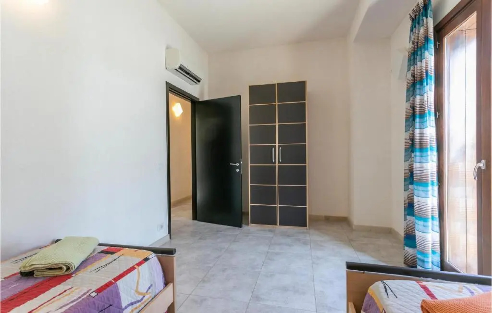 Stunning Home in Ragusa With 6 Bedrooms, Private Swimming Pool and Outdoor Swimming Pool