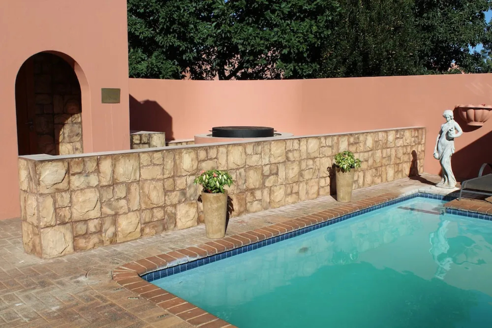 El Gran Chaparral Guest House