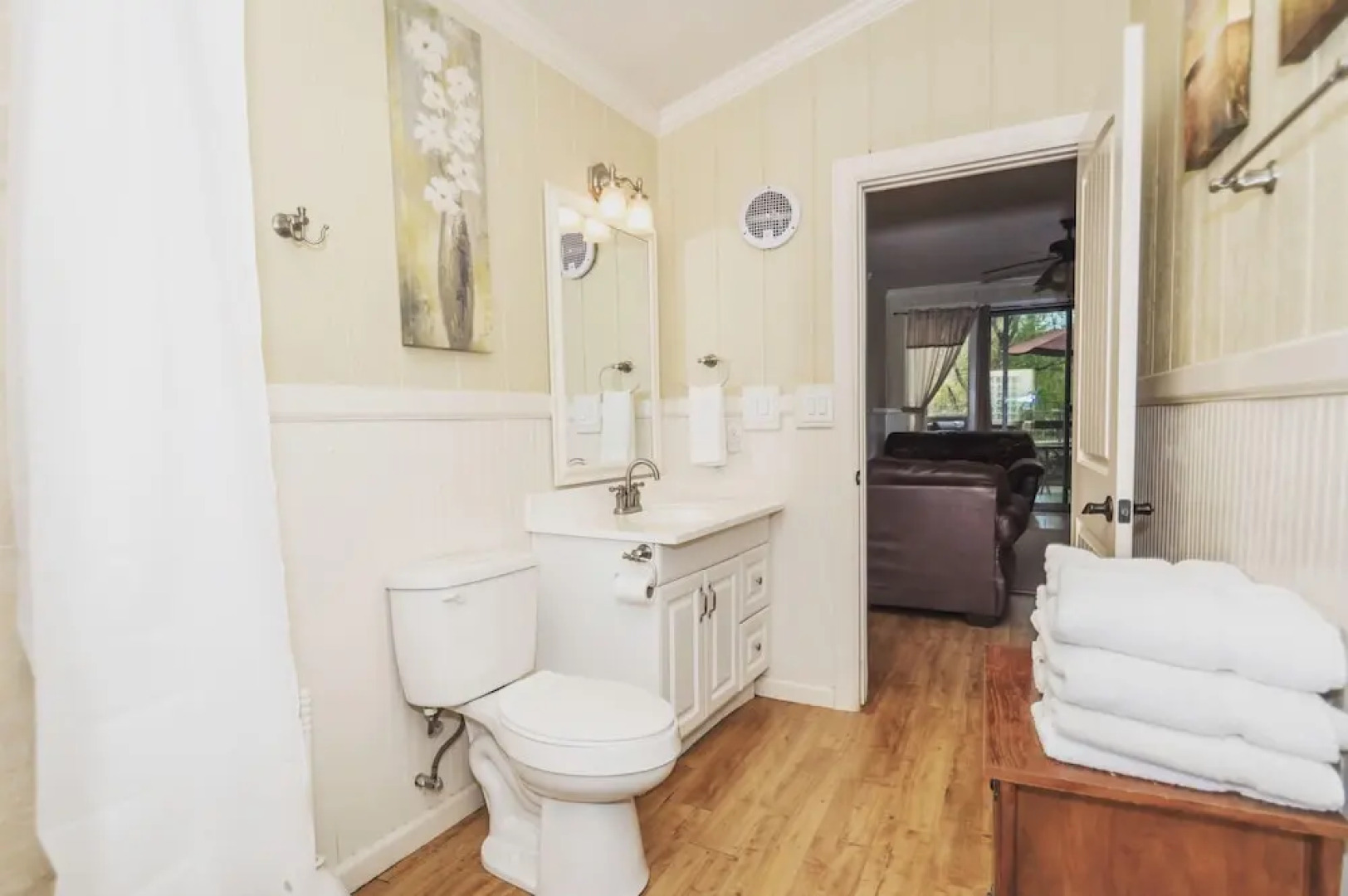 River Rd. Treehouses- Cardinal Casita 1 Bedroom 1 Bathroom Cabin