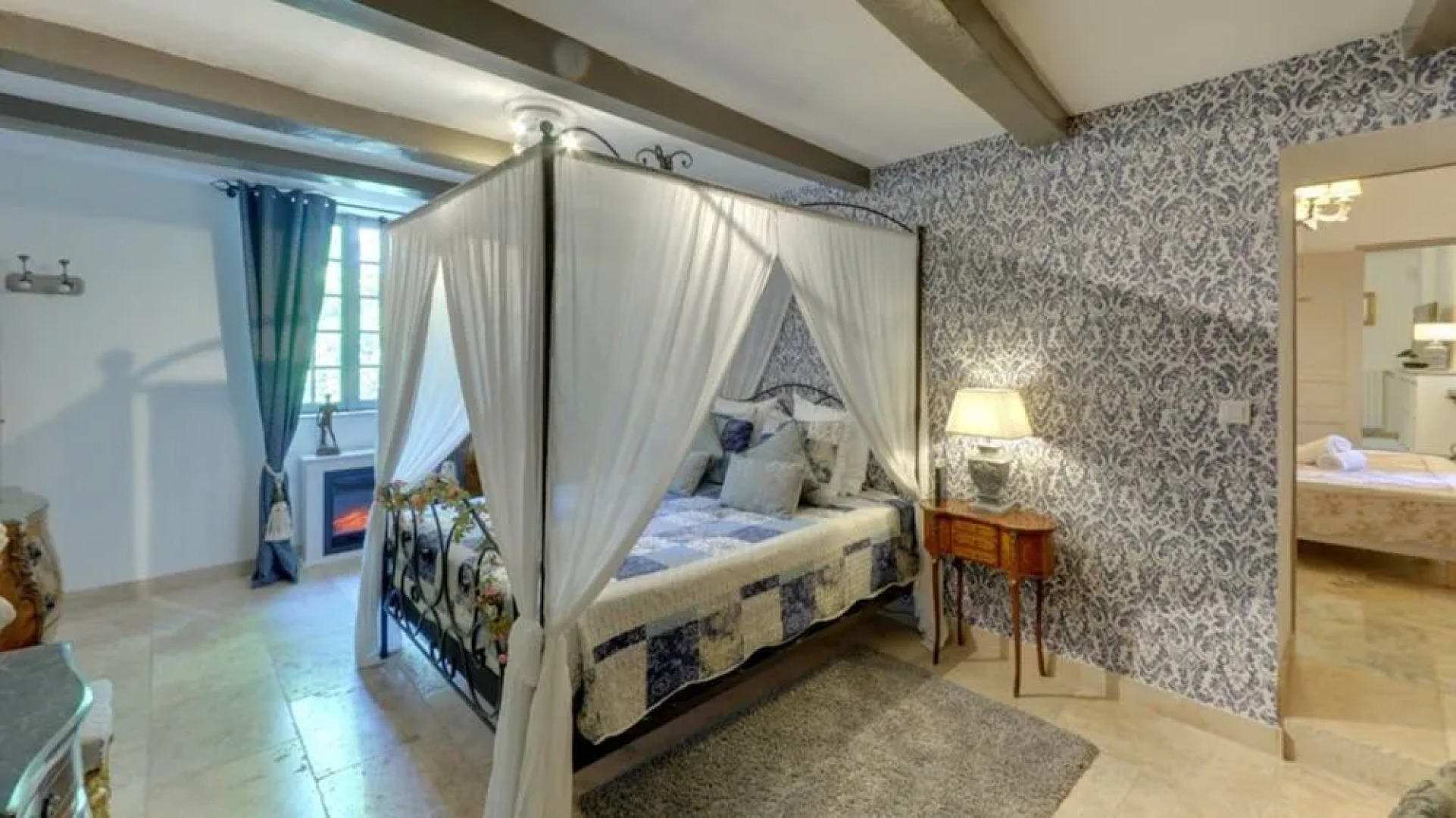 Le Mas des 5 Fontaines. Chambres d'hôtes