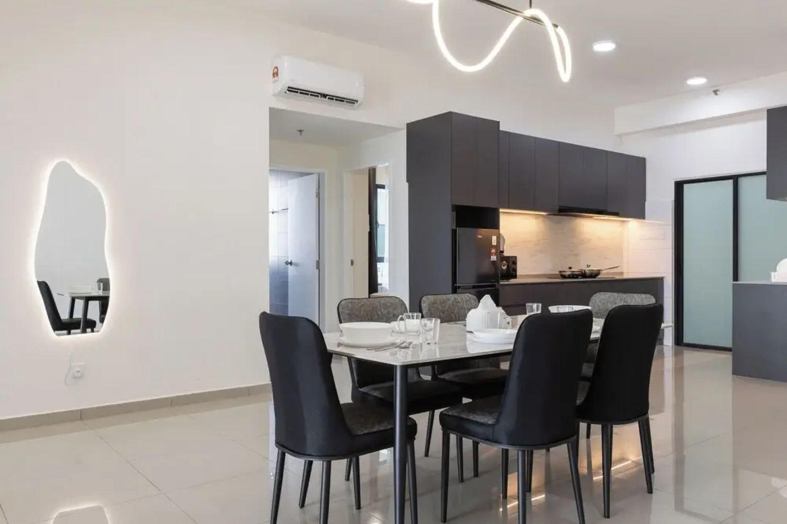 Sunshine Residence Suites