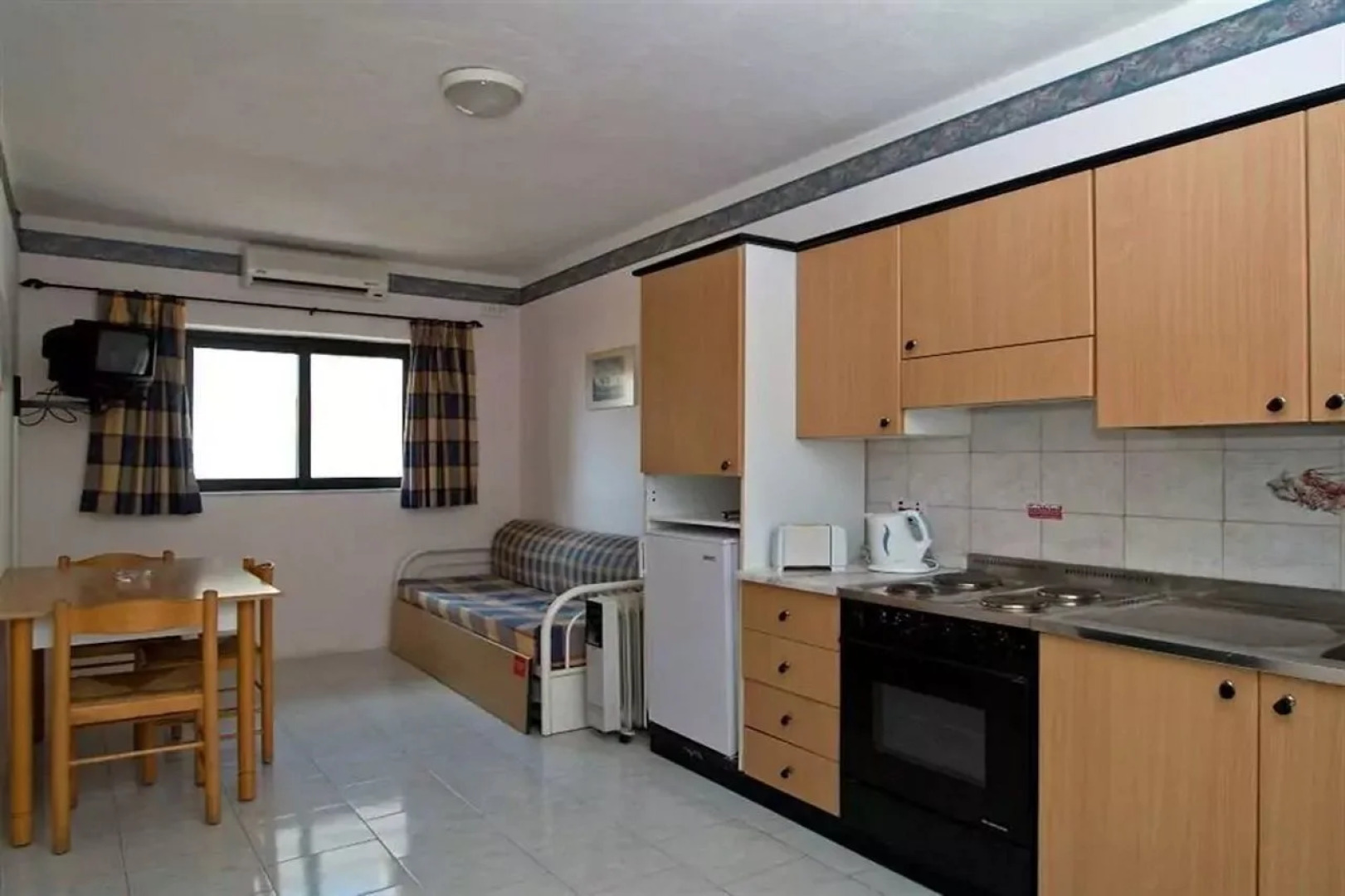 White Dolphin Complex Hotel