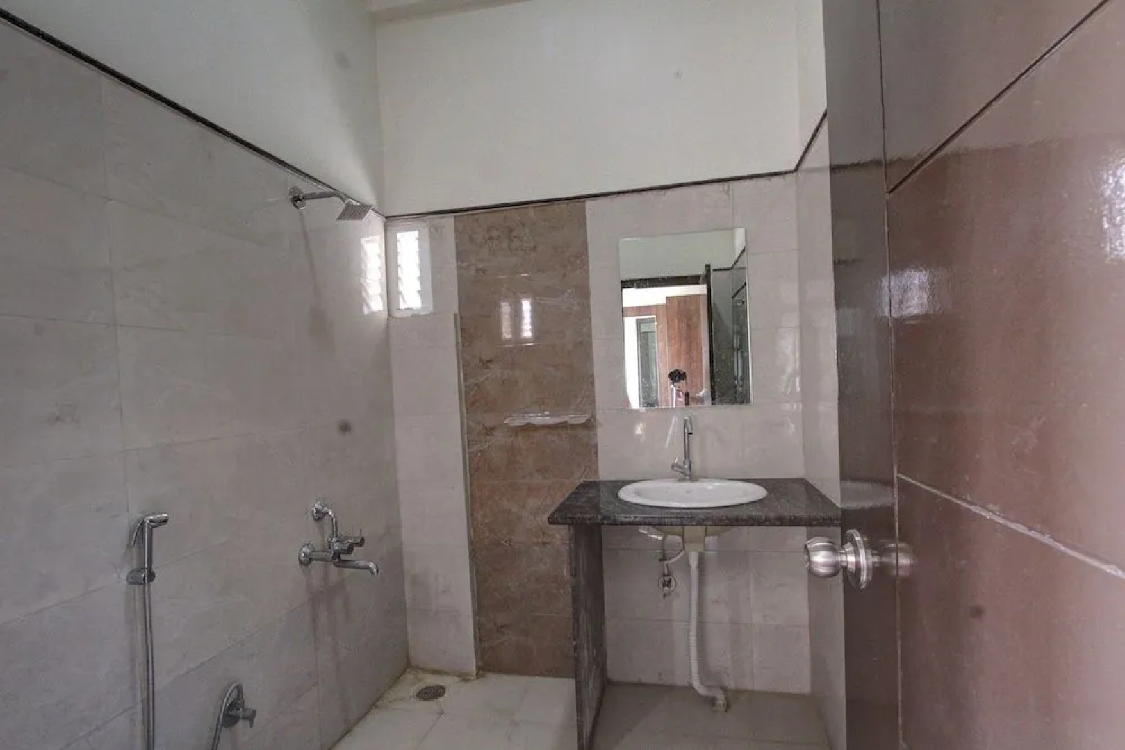 SPOT ON 29404 Kruthika Comforts