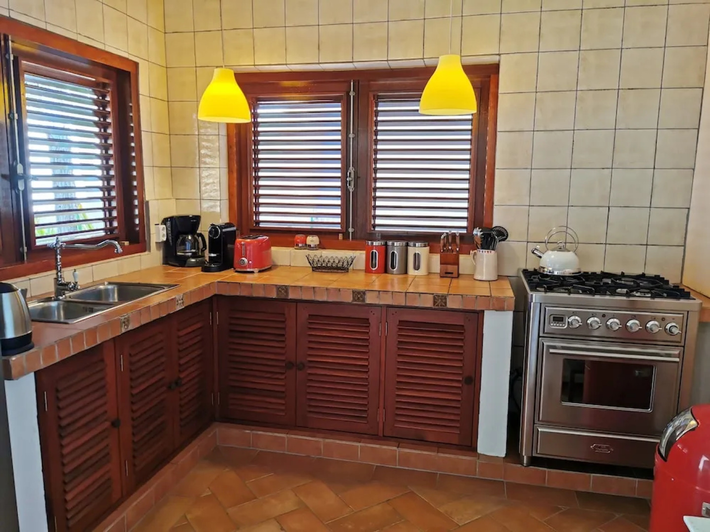 Sun Reef Village on Sea