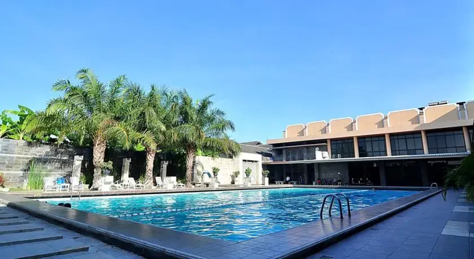 Nirwana Hotel