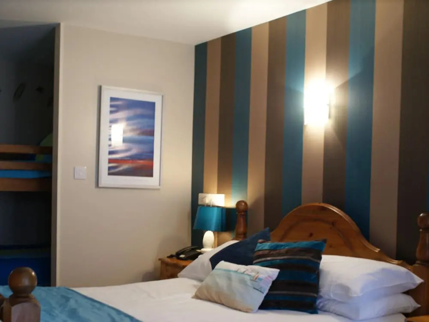 Chequers Hotel & Restaurant