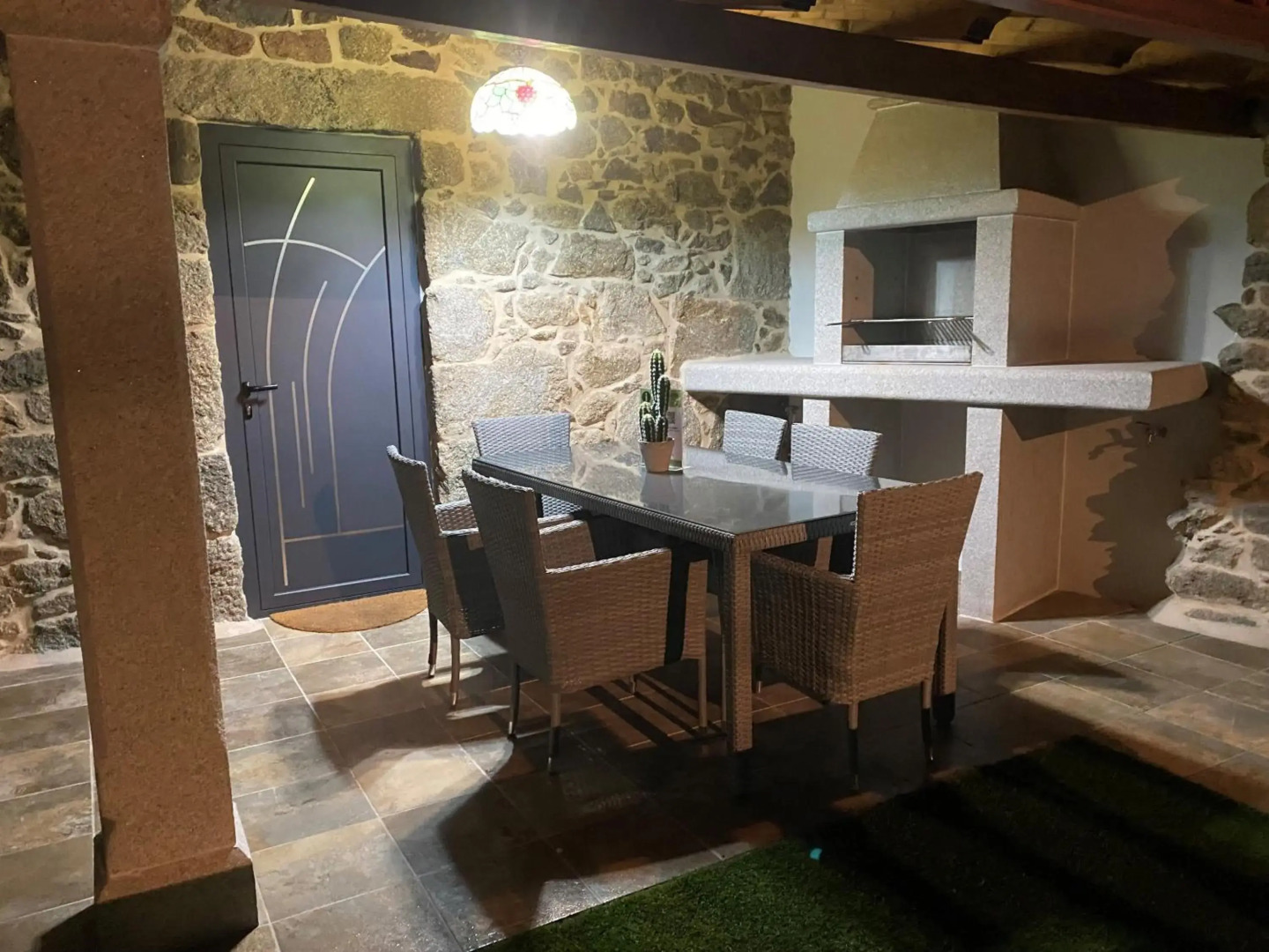 As Penedas, Casa dos Arcos