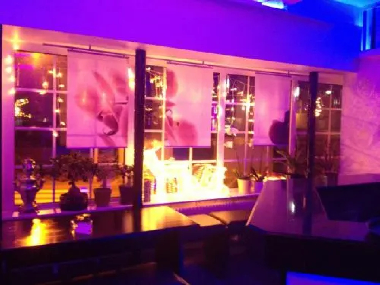 Yumi Hotel Sushi-Steaks & Friends