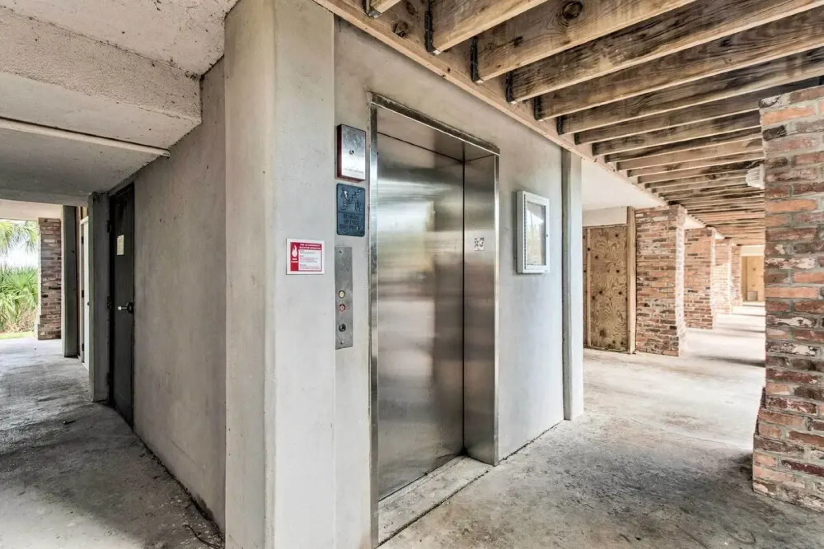 Breezy Darien Condo w/ Tranquil Marsh Views!