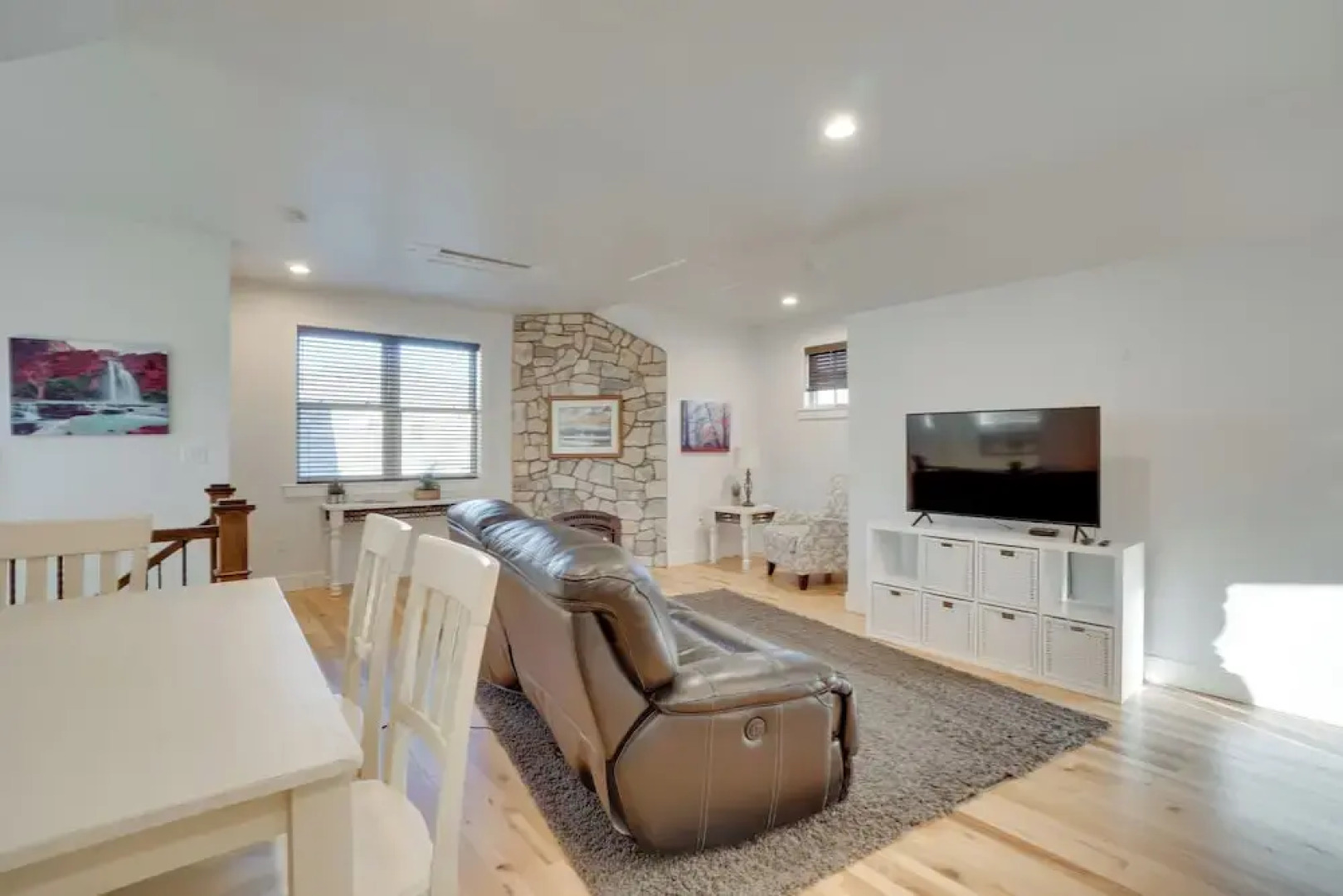 2 Mi to Town: Castle Rock Retreat w/ Fireplace!