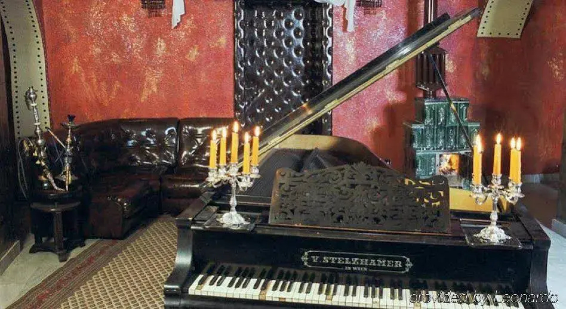 Hotel Trivia Antique